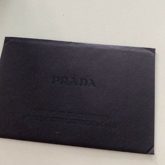 - PRADA wallet AUTHENTIC - Picture 8 of 9
